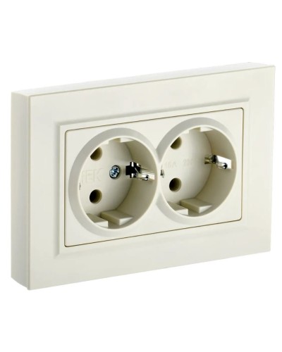 Розетка 2-местная с з/к РСш12-3-БрКр бежевый BRITE (BR-R24-16-K10-F). Розетка с заземлением с защитными шторками в сборе. IEK в Калуге